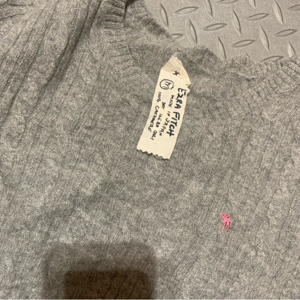 Ezra fitch sweater size medium 100 percent cashmere